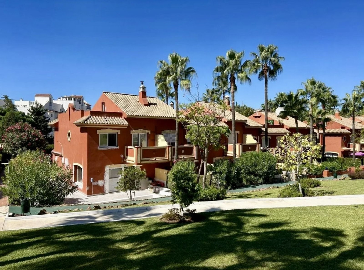 Villa in Estepona