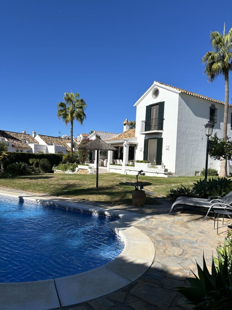 Villa in Estepona
