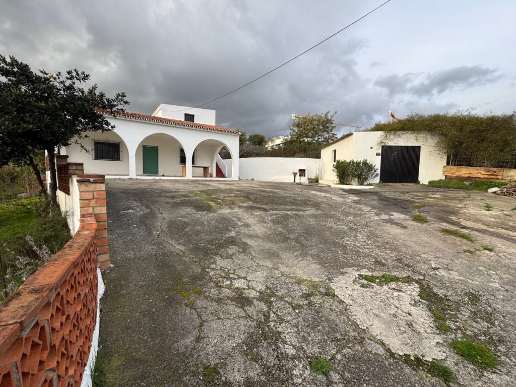 Villa in Estepona