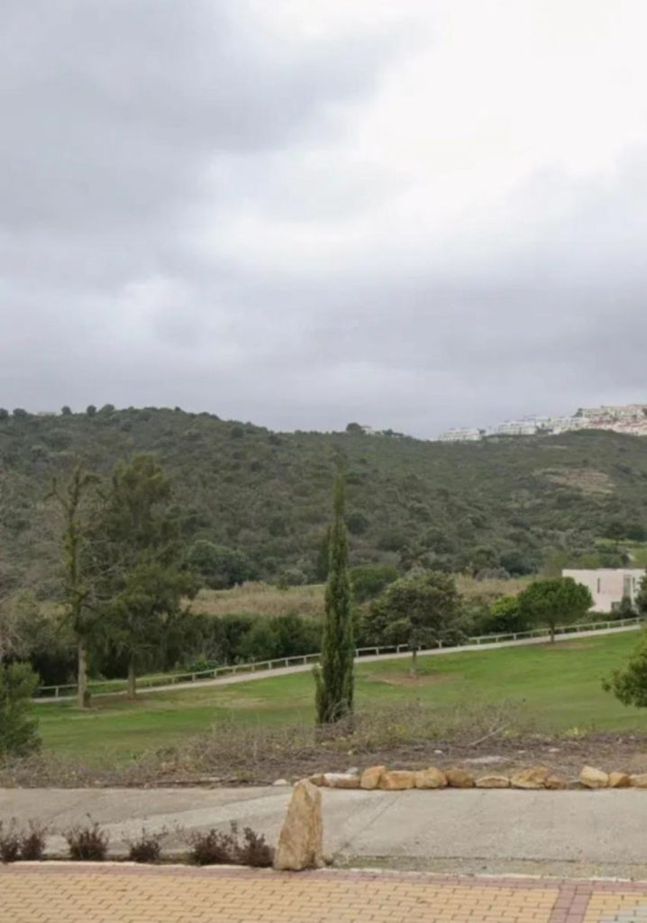 Land in Casares