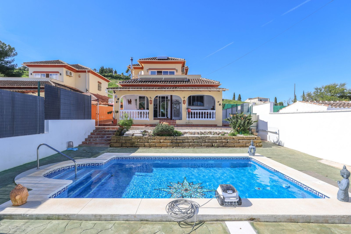 Villa in Coín