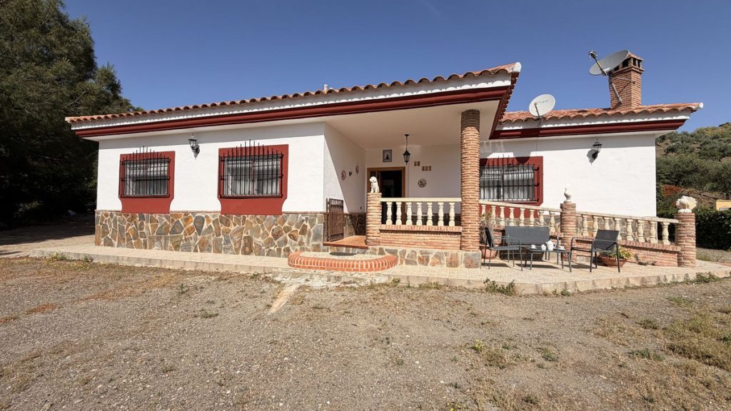 Country house in Almogía