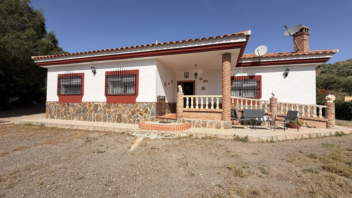Finca in Almogía