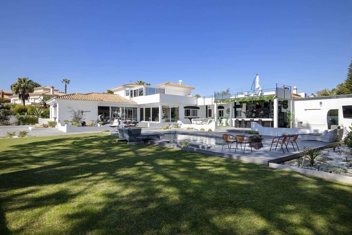 Villa in Estepona