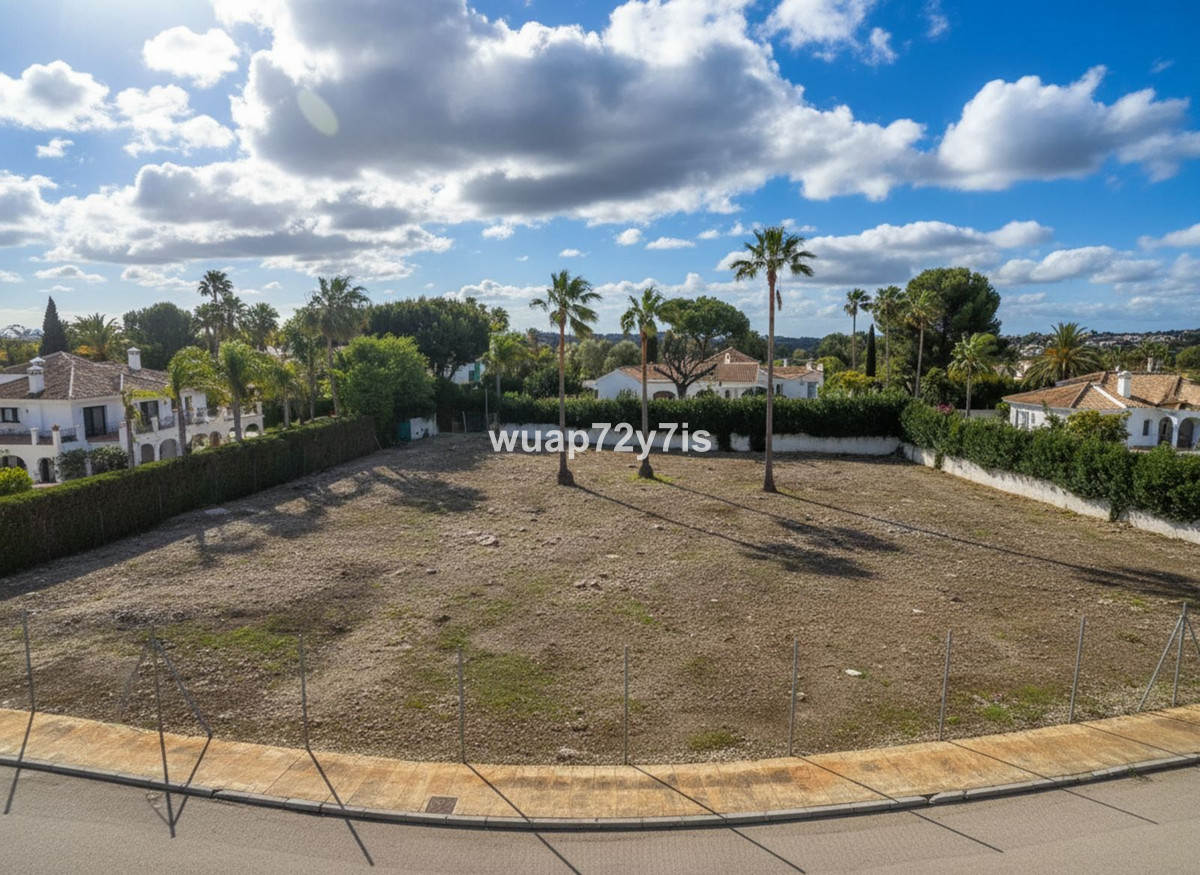 Grundstück in Guadalmina Baja