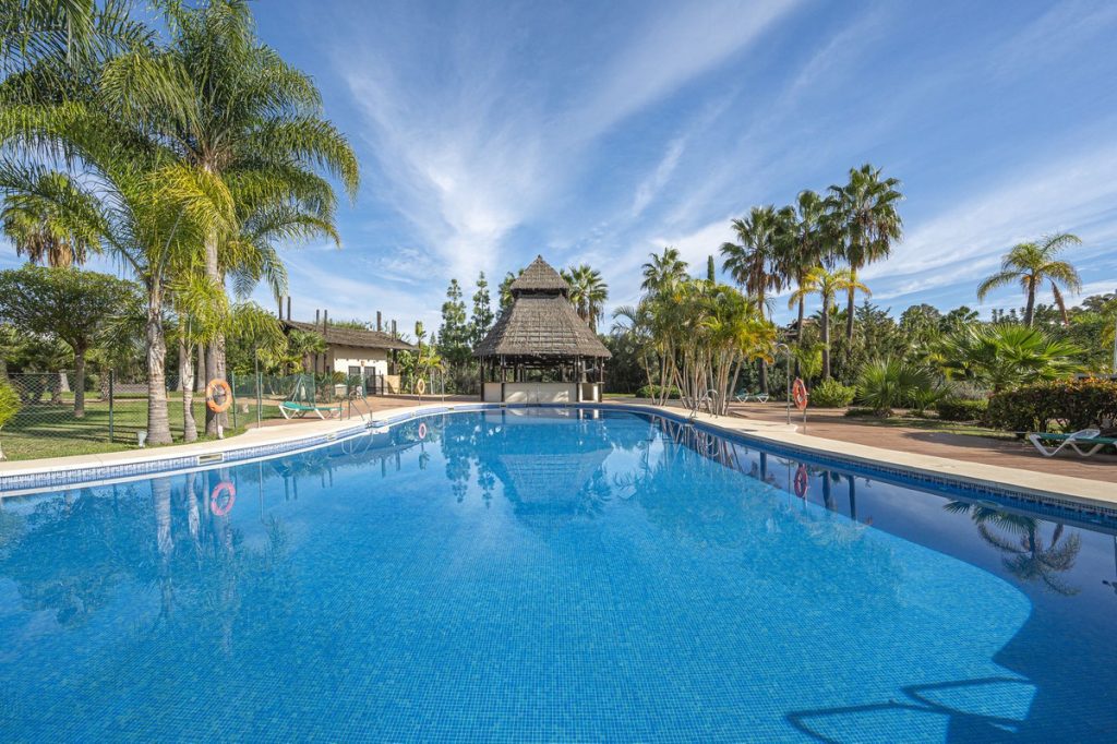 Apartment in El Paraiso