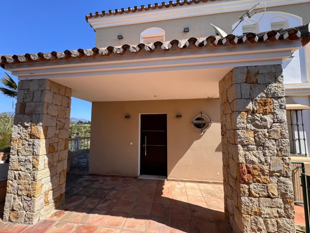Villa in Estepona