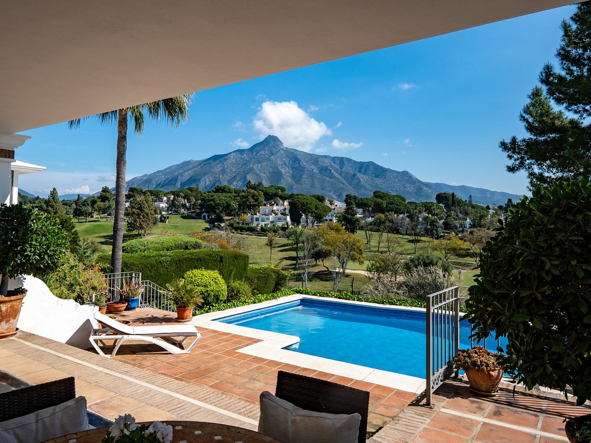 Villa in Aloha