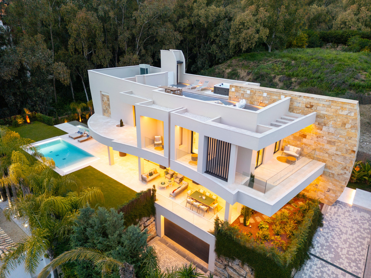 Villa in Nueva Andalucía