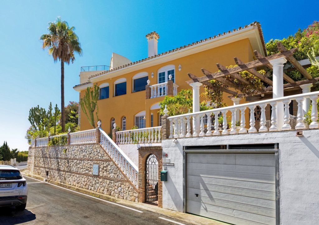 Villa in Benalmadena