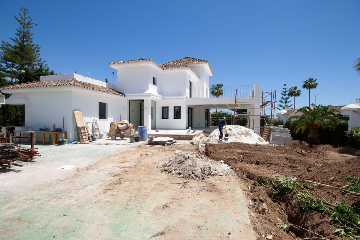 Villa in Elviria