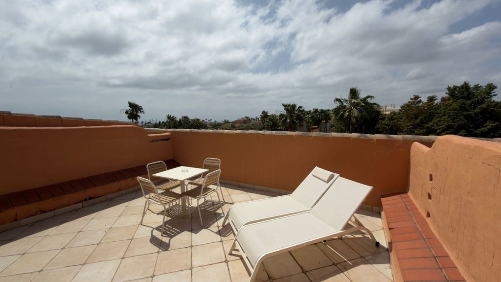Apartment in Benahavís