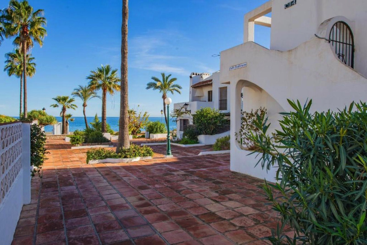 Villa in La Duquesa