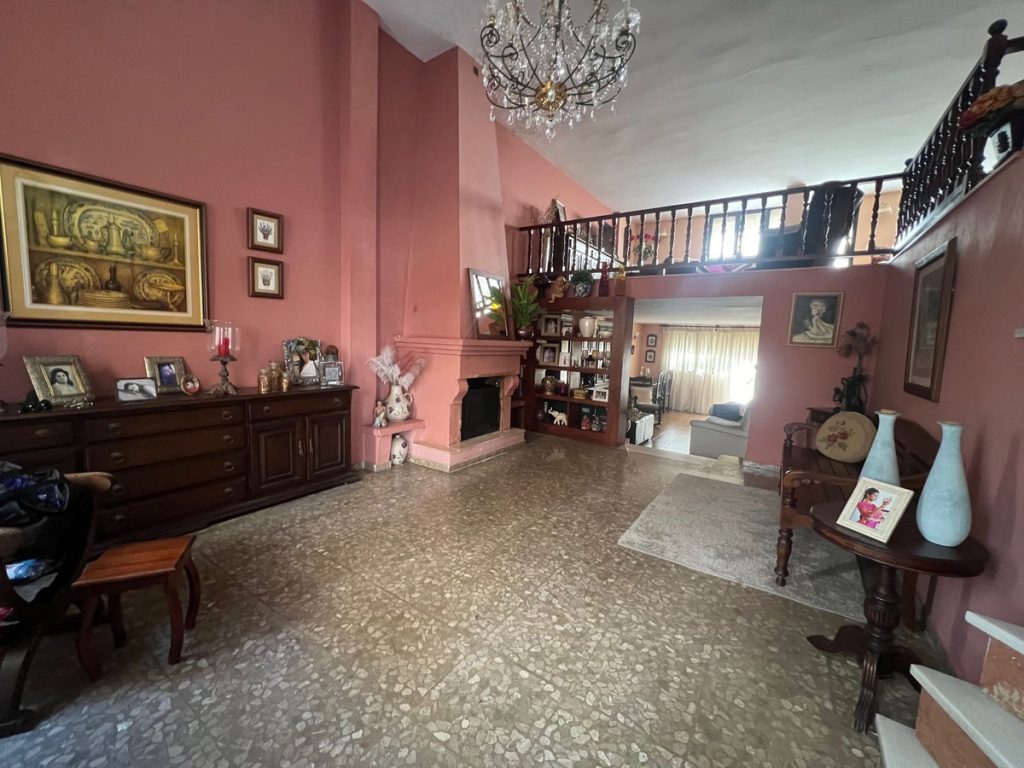 Villa in Estepona
