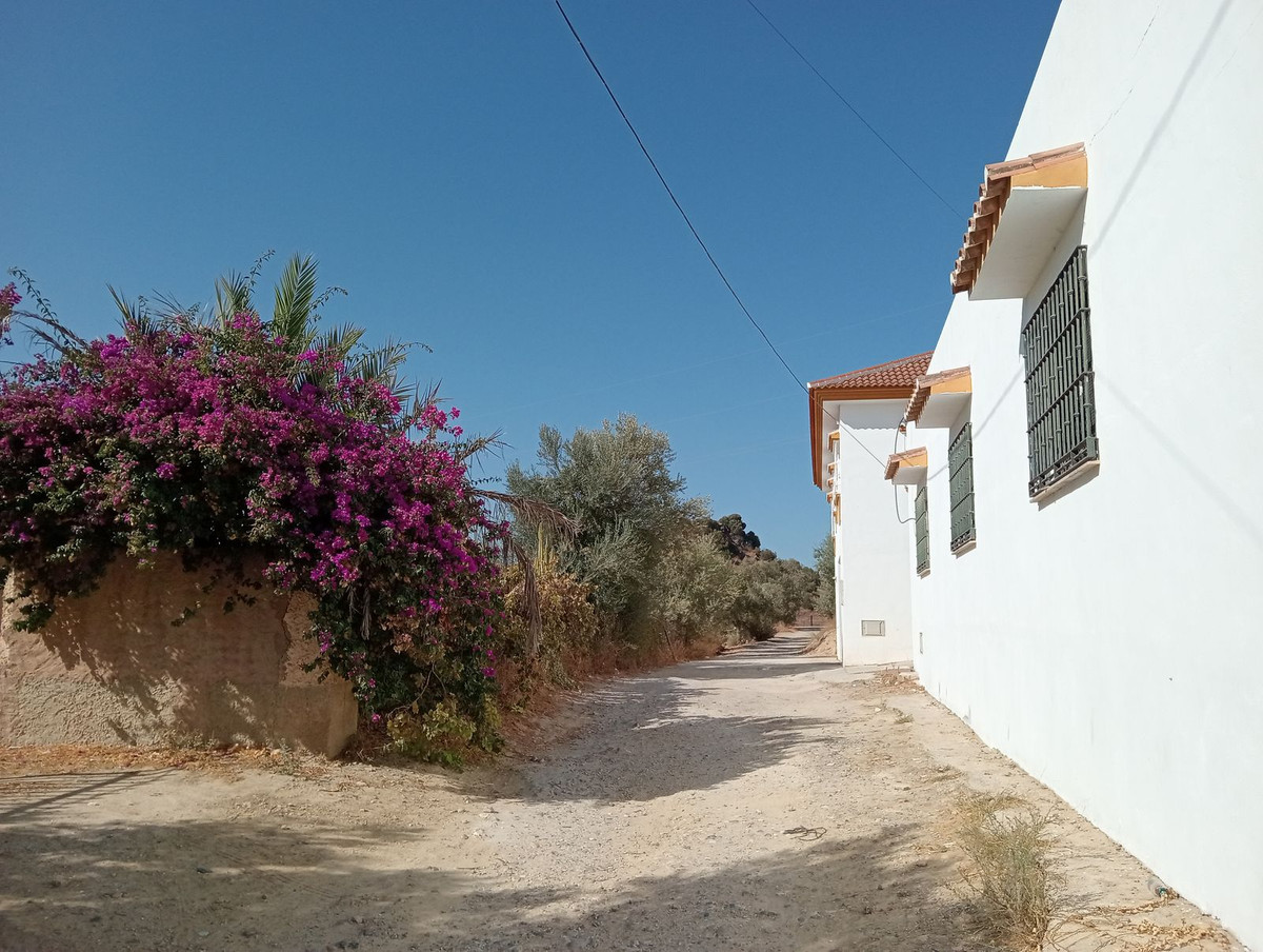 Grundstück in Estación de Campanillas