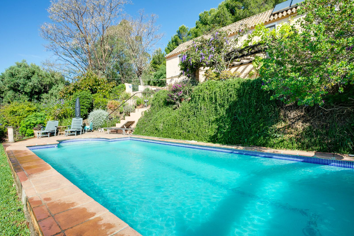Villa in Estepona