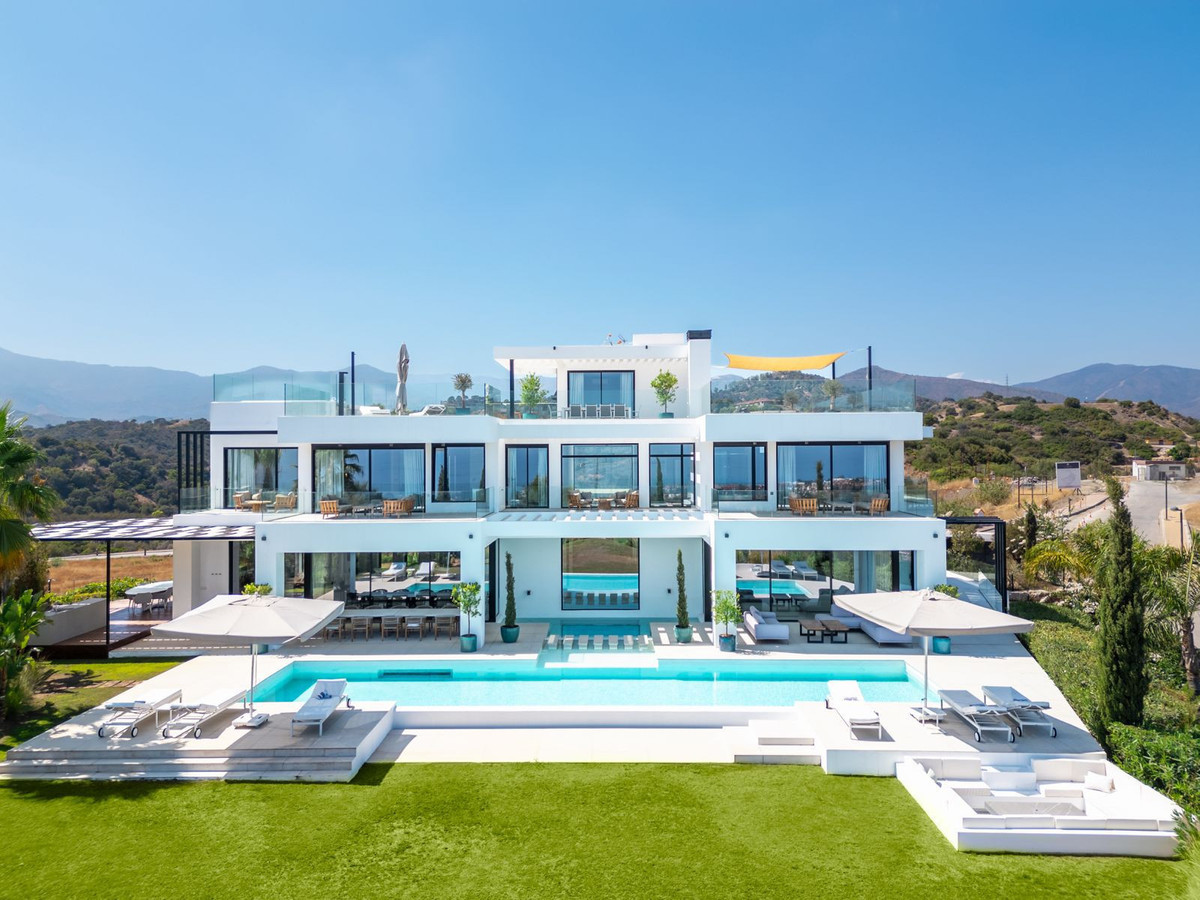 Villa in Estepona