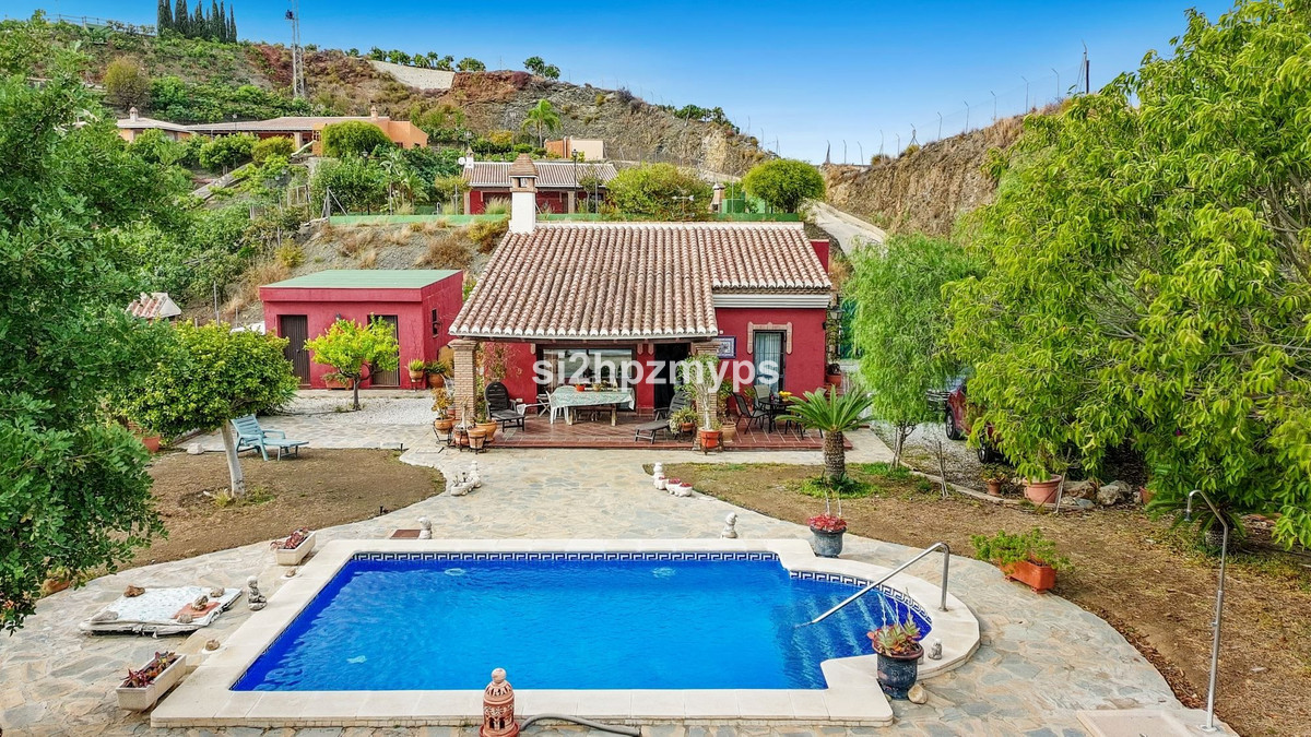 Villa in Benamocarra