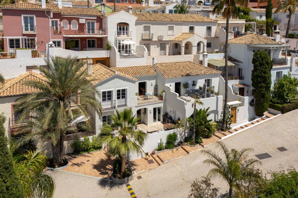 Town house in Benahavís