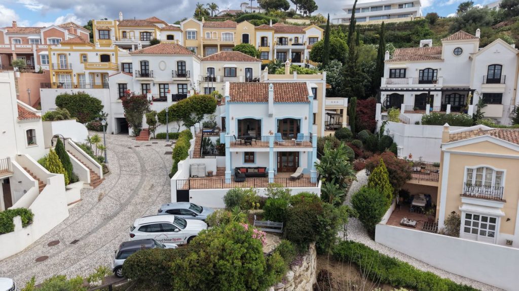 Town house in Benahavís