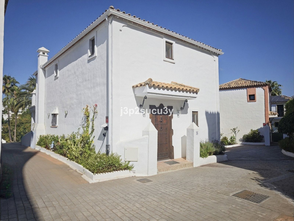 Villa in Selwo