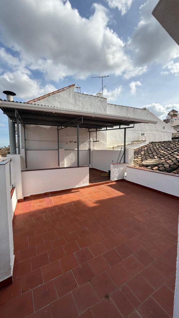 Town house in Guaro