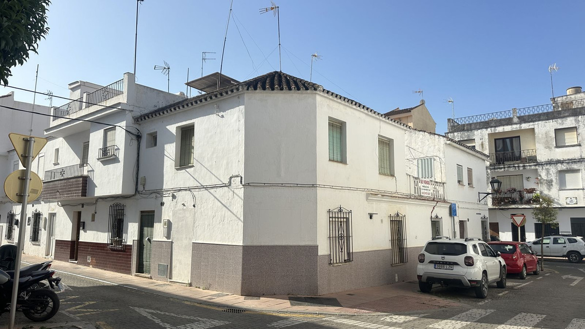 Villa in Estepona