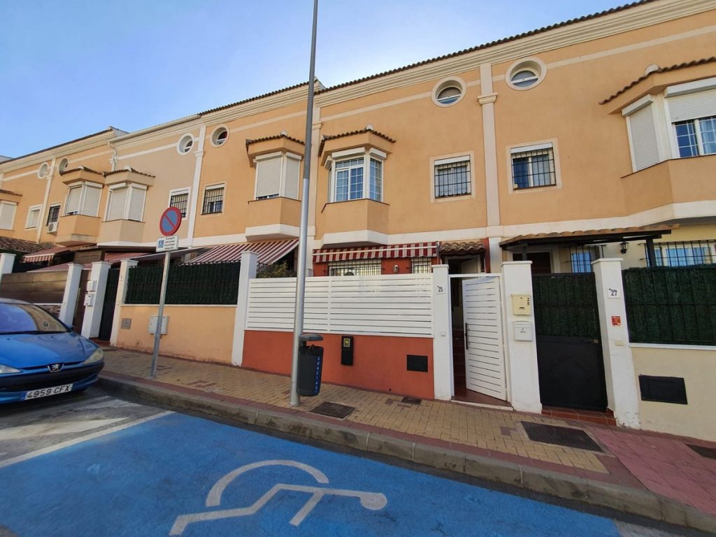 Town house in Churriana