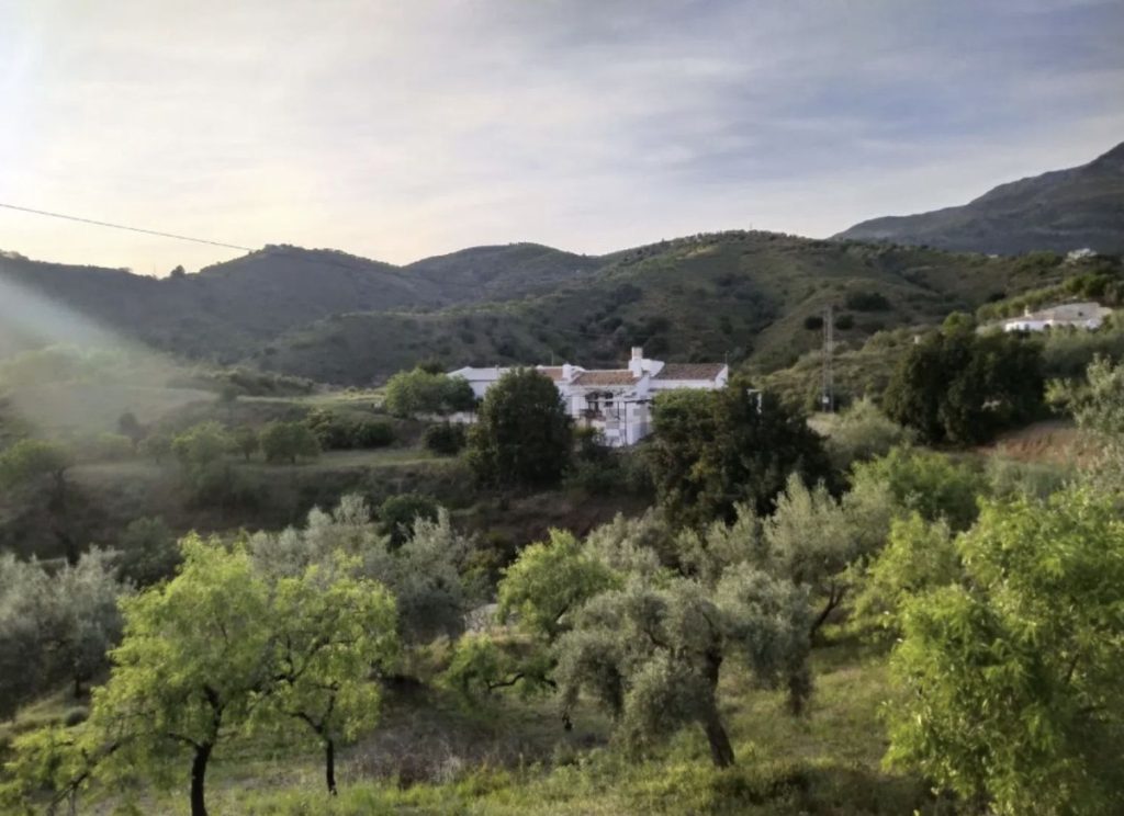 Country house in Sedella