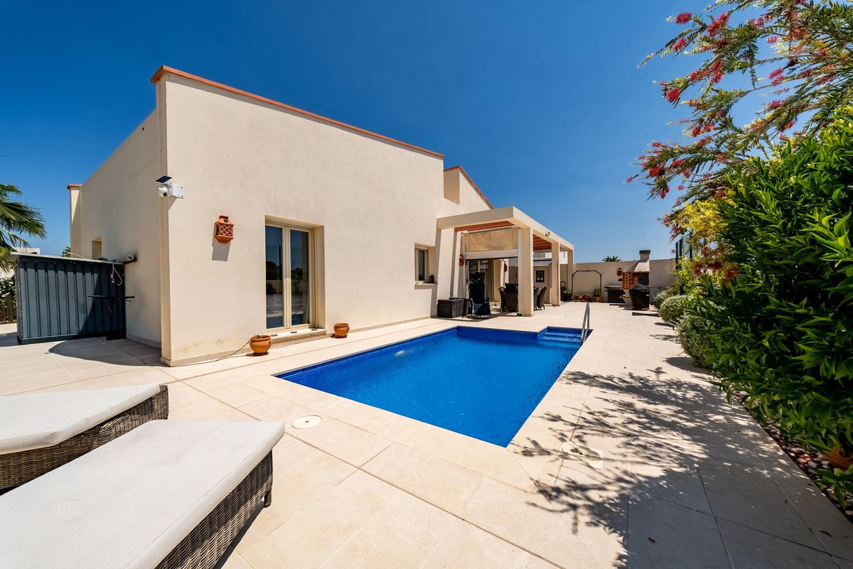 Villa in Coín