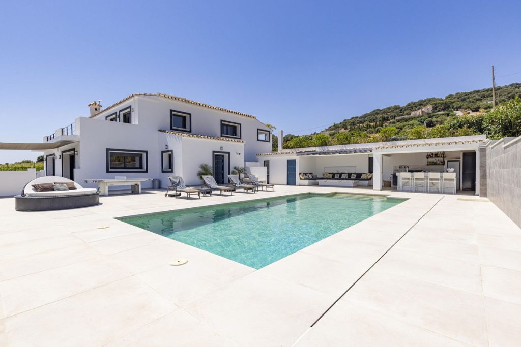 Villa in Casares