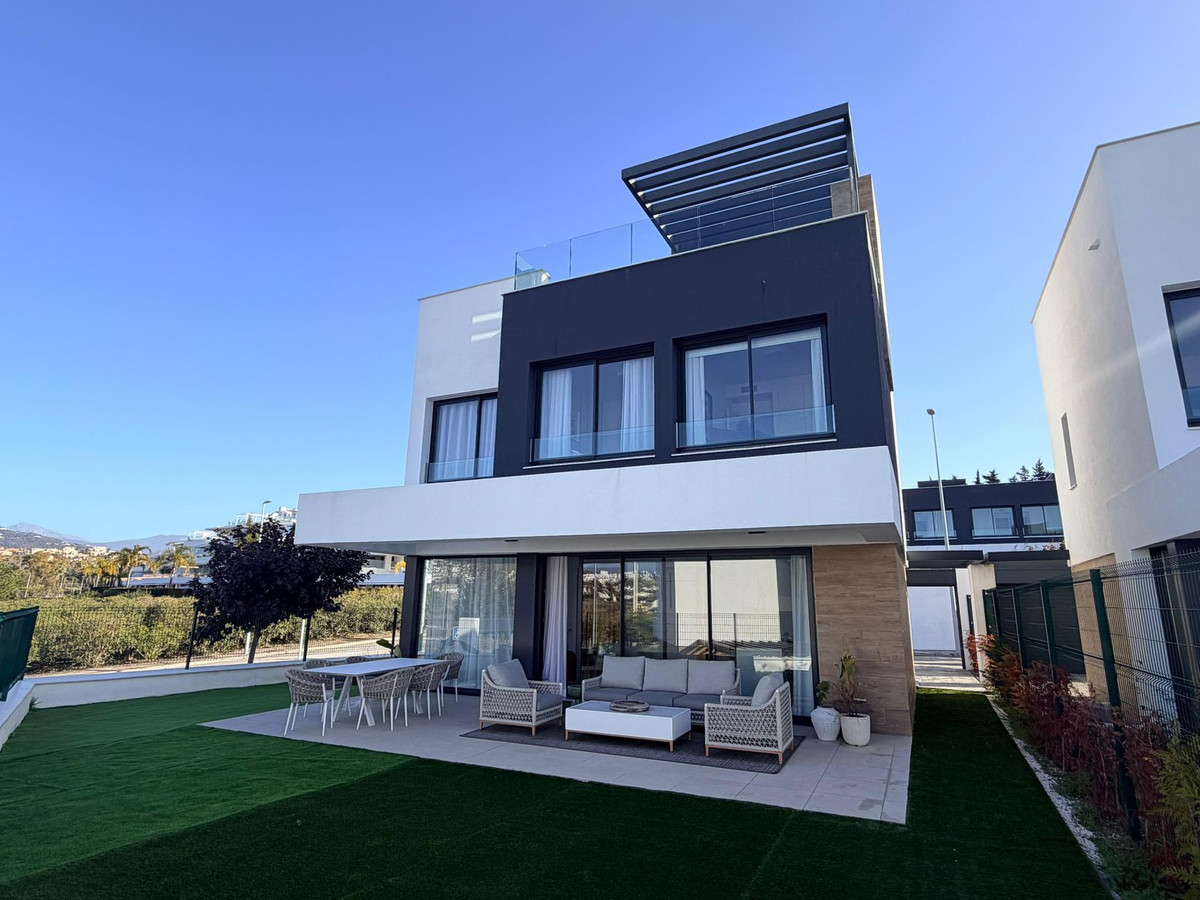 Villa in Estepona