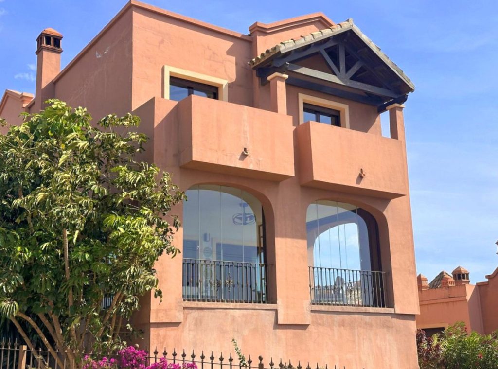 Villa in Estepona