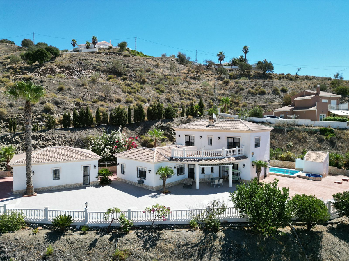 Villa in Arenas