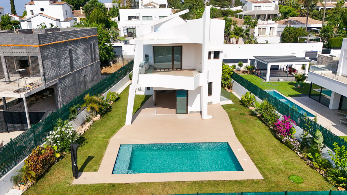 Villa in Estepona