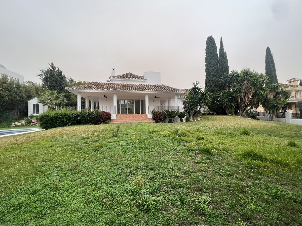 Villa in Nueva Andalucía