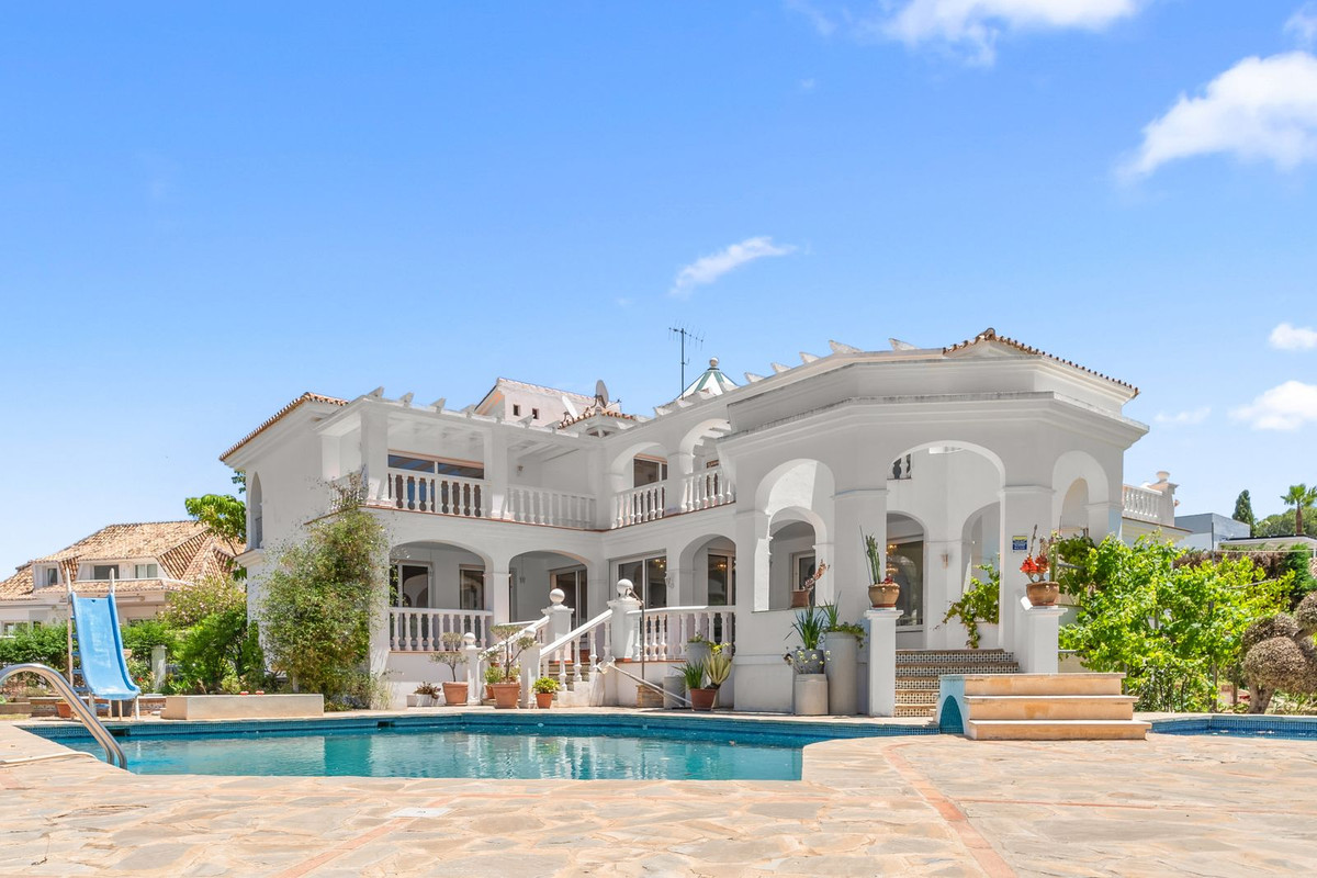 Villa in Torrequebrada