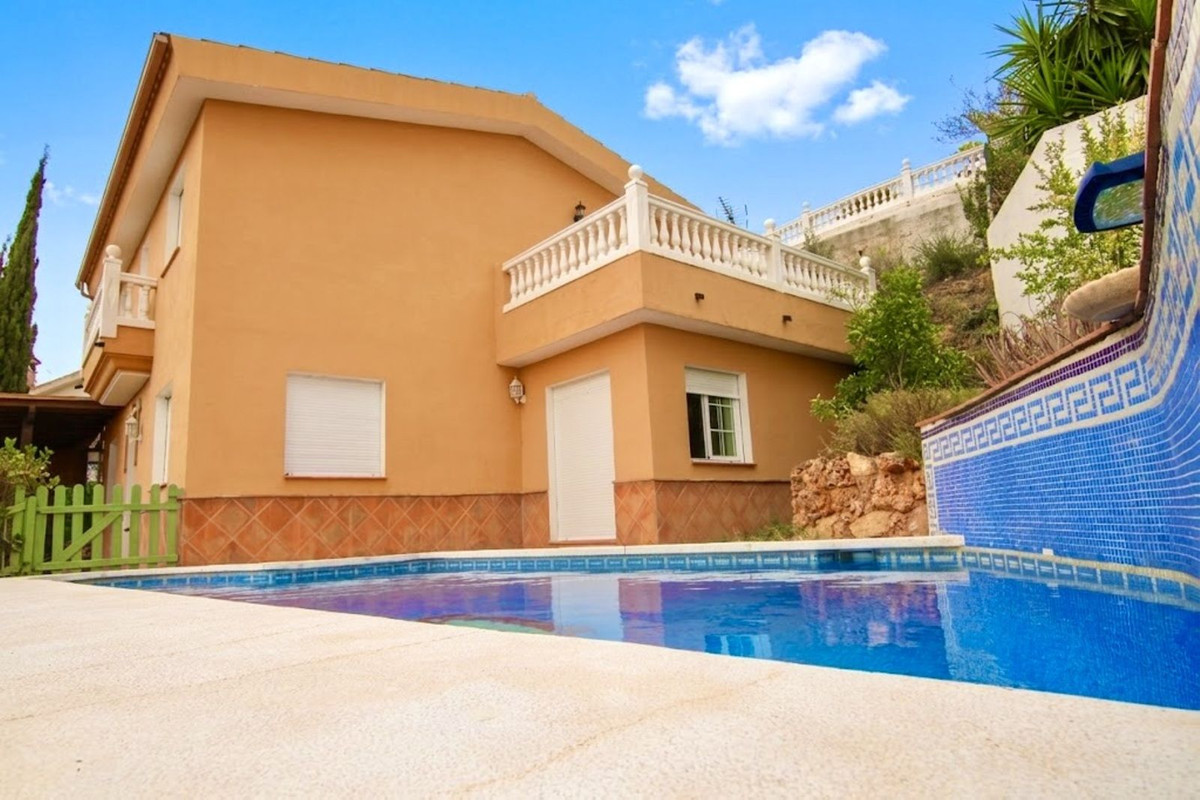 Villa in Coín