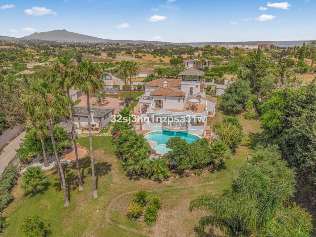 Villa in Estepona