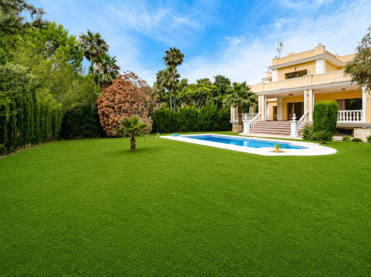 Villa in Hacienda Las Chapas