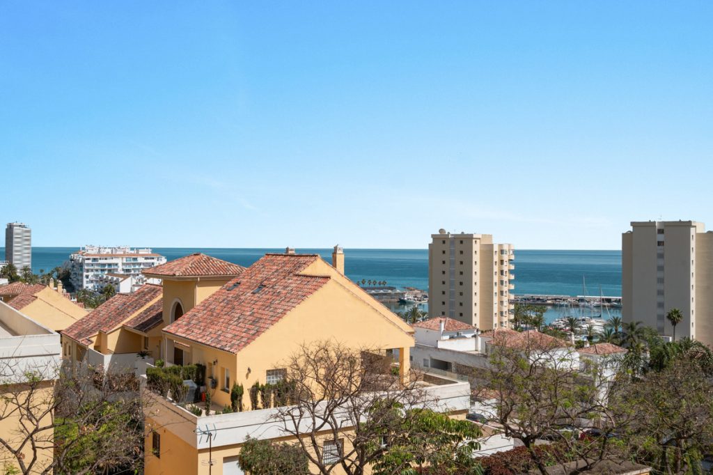 Apartment in Estepona