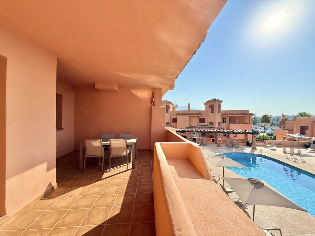 Apartment in El Paraiso