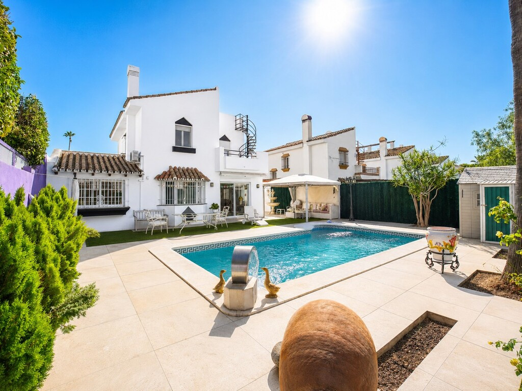 Villa in Estepona