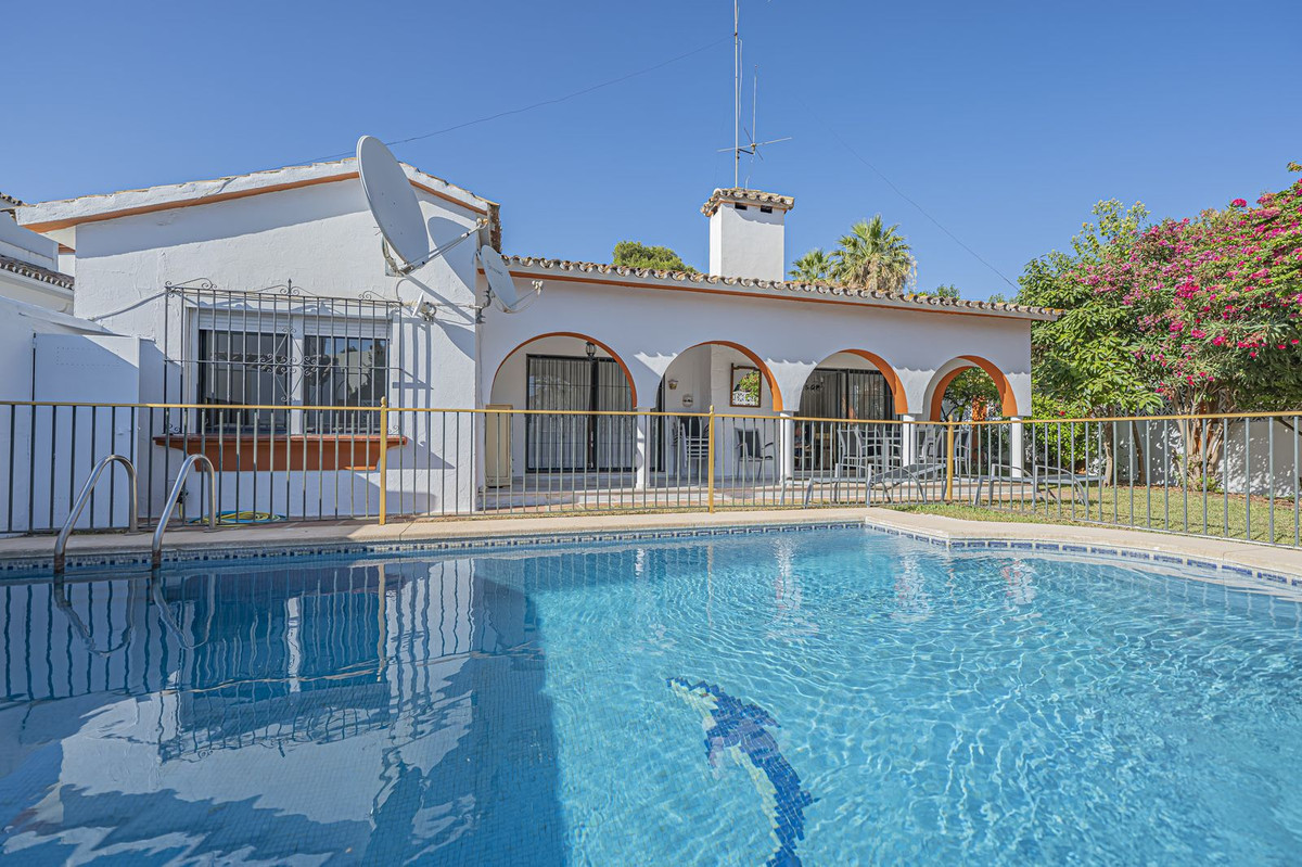 Villa in Nueva Andalucía
