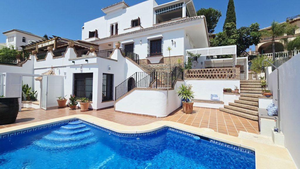Villa in Vélez-Málaga
