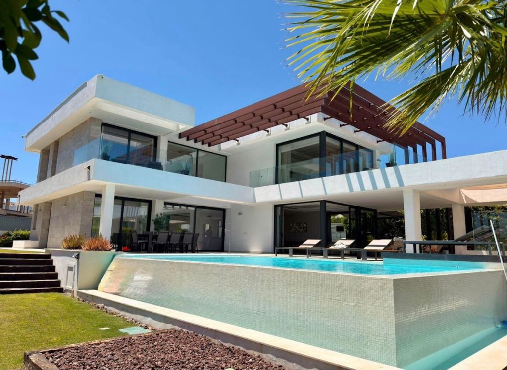 Villa in Estepona
