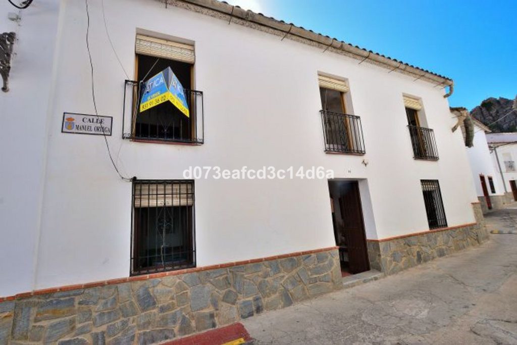 Town house in Montejaque