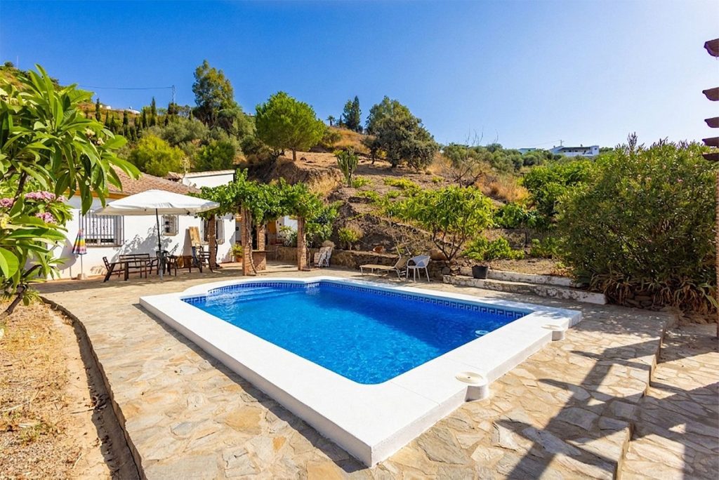 Country house in Sayalonga