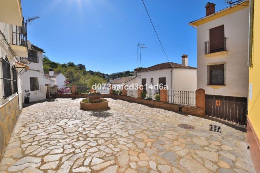 Town house in Faraján