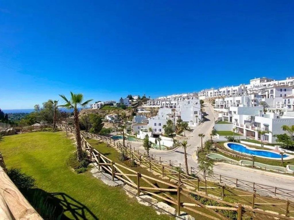 Apartment in El Paraiso